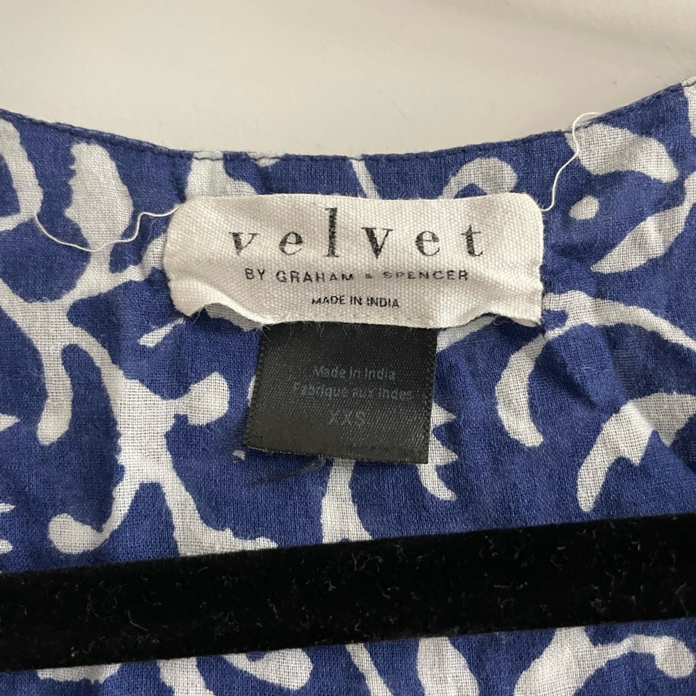 Velvet by Graham and Spencer - Blue and White Sleeveless Top - Picture 3 of 5